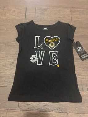 NHL Black Bruins LOVE Graphic Tee